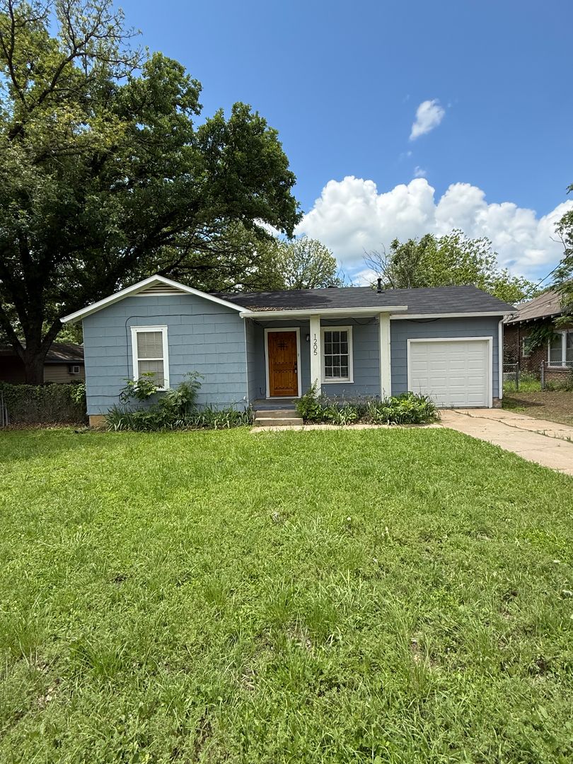 Mineral Wells House: 1205 NW 1ST Ave