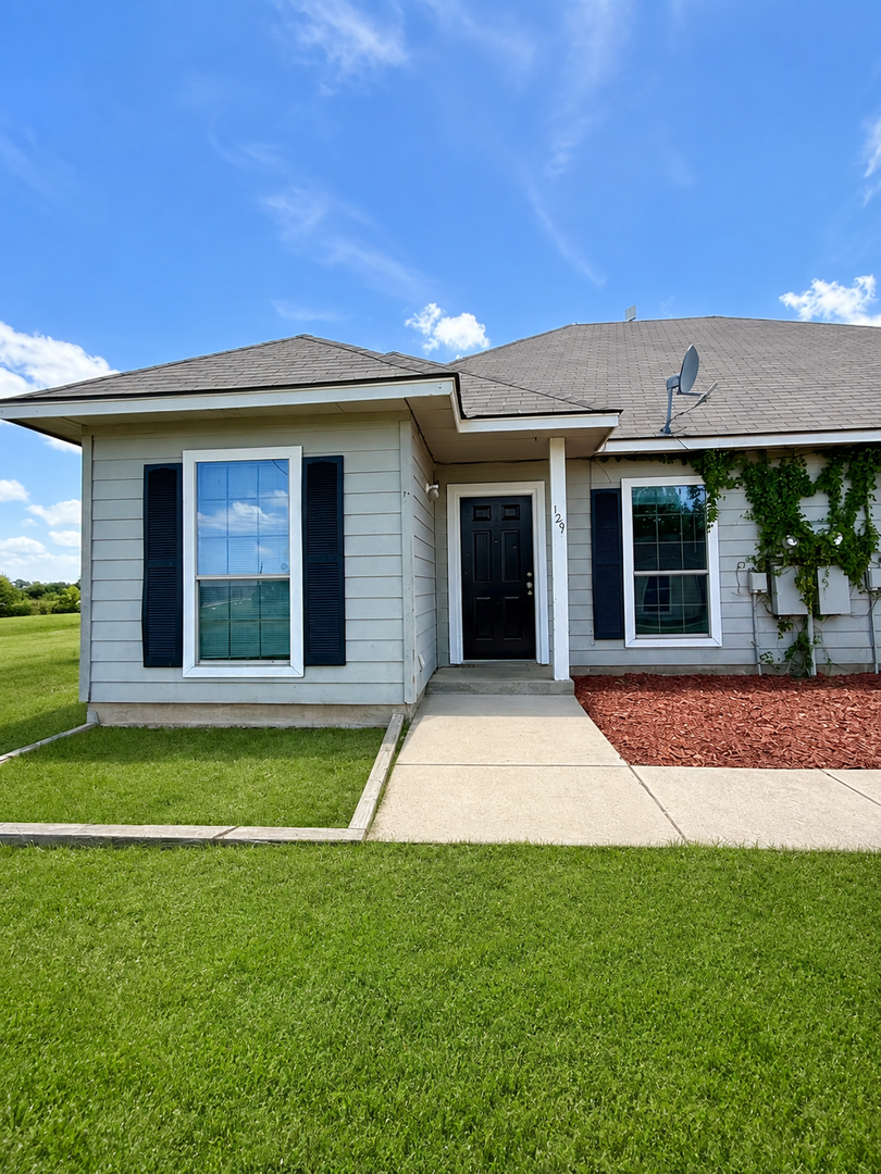 Weatherford Apartment: 129 - 131 Collette Court
