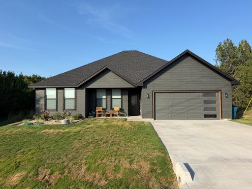 Coming Soon! Beautiful 4/2/2 Lots of AMENITIES – photo 1