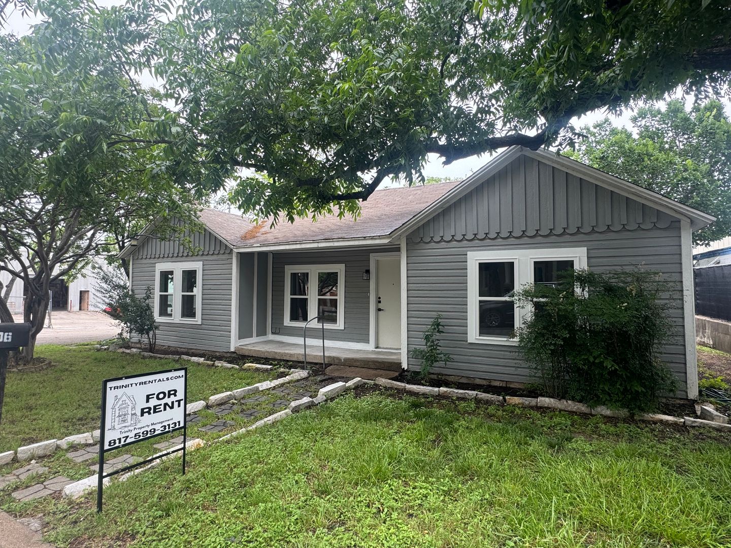 Weatherford House: 106 N. Merrimac Street