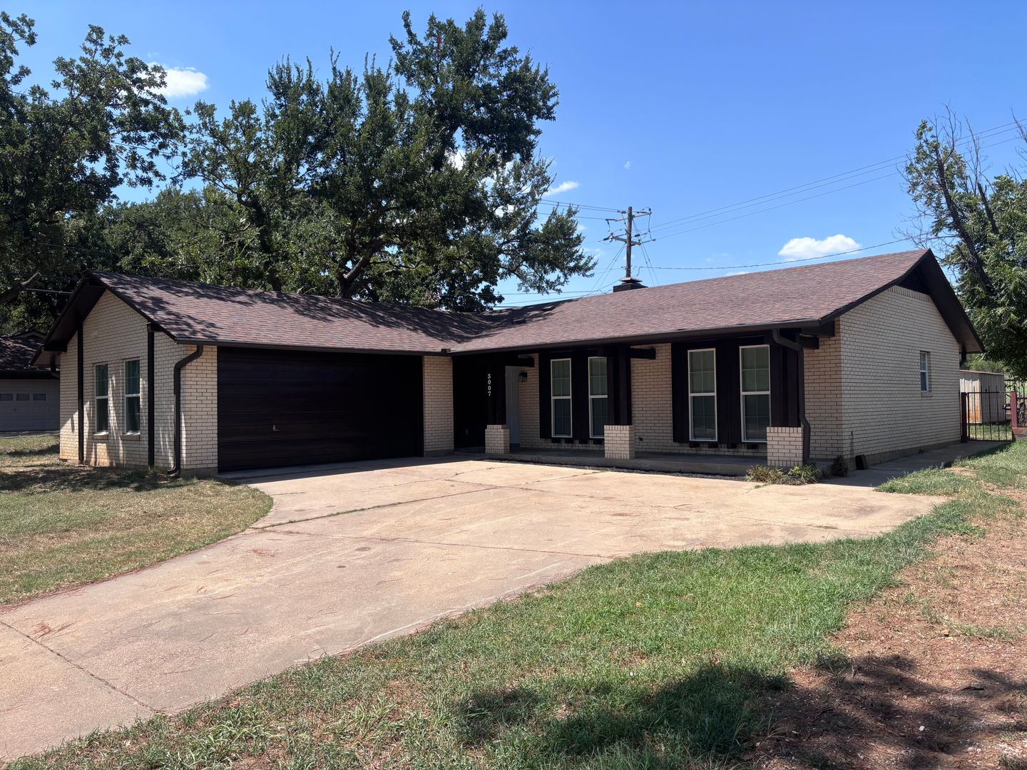 Mineral Wells House: 3007 NE 11th St.