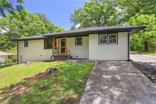 4 Bedroom Rental – 6057 Dodgen Rd SW, Mableton, GA 30126