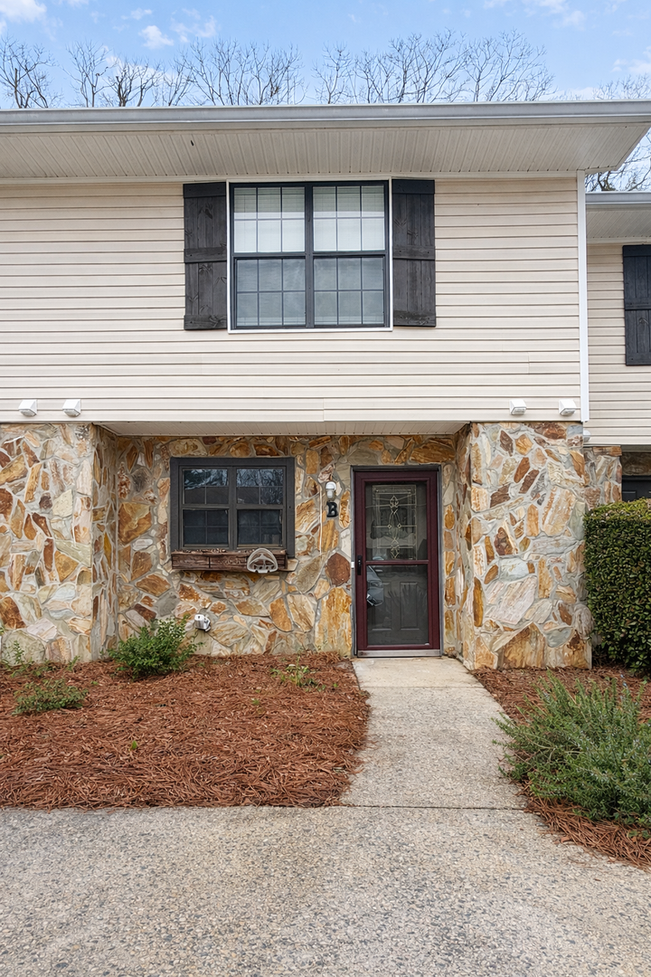 Gainesville Townhome: 2498 Hidden Cove Court