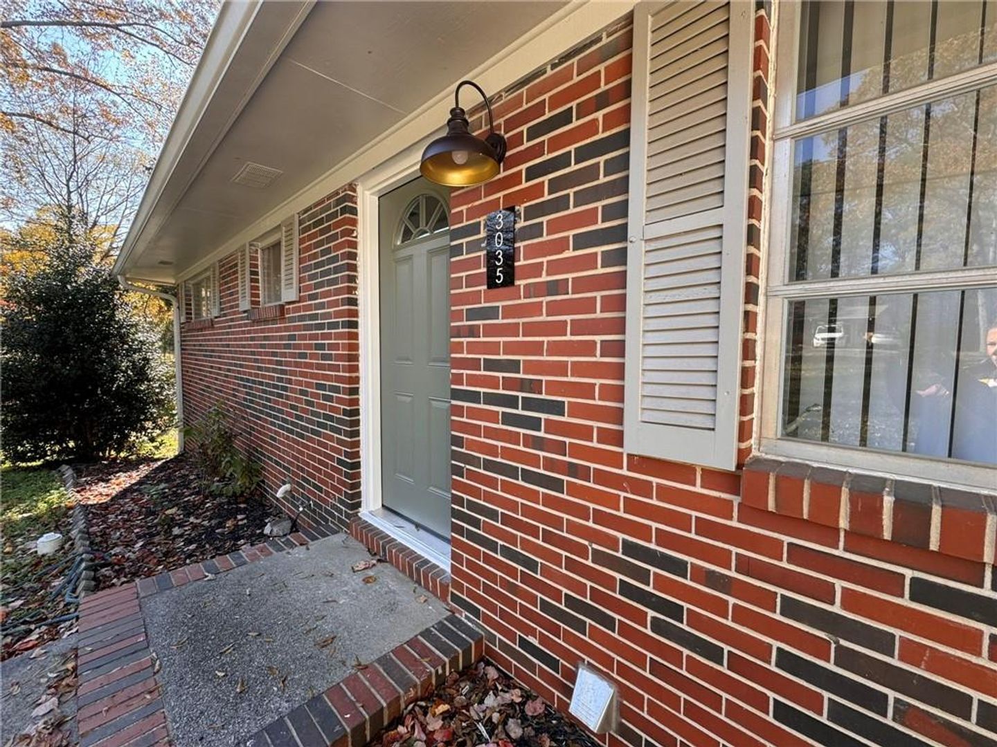 Kennesaw House: 3035 Shirley Drive NW