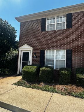 2 bedroom townhome end-unit - great condition! – photo 1