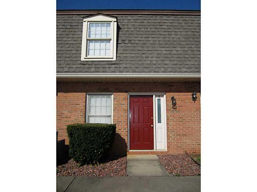 2 bedroom townhome in Oakwood, GA