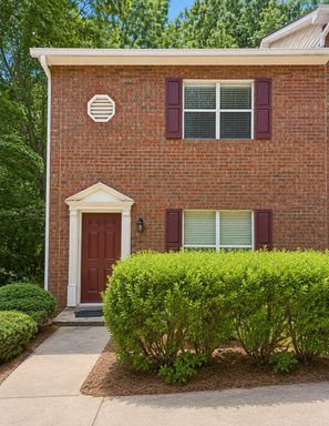 Updated 2 bedroom end unit – photo 1