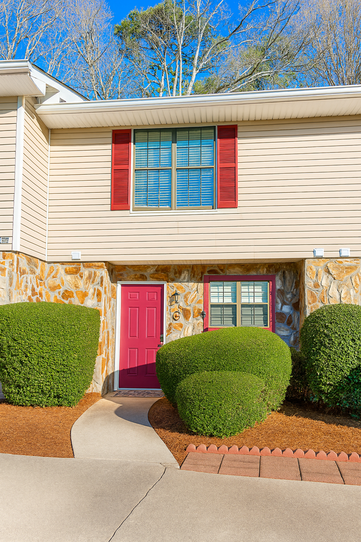 Gainesville Townhome: 2498 Hidden Cove Court