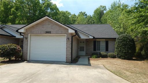 2 bed/2 bath end unit in Gainesville – photo 1