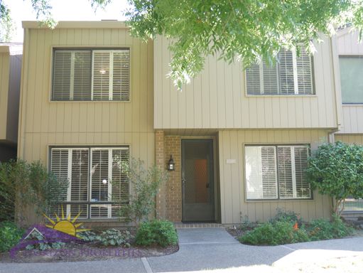 Spacious 2 Bed 2.5 Bath 1,835 sqft Campus Commons Home – photo 1