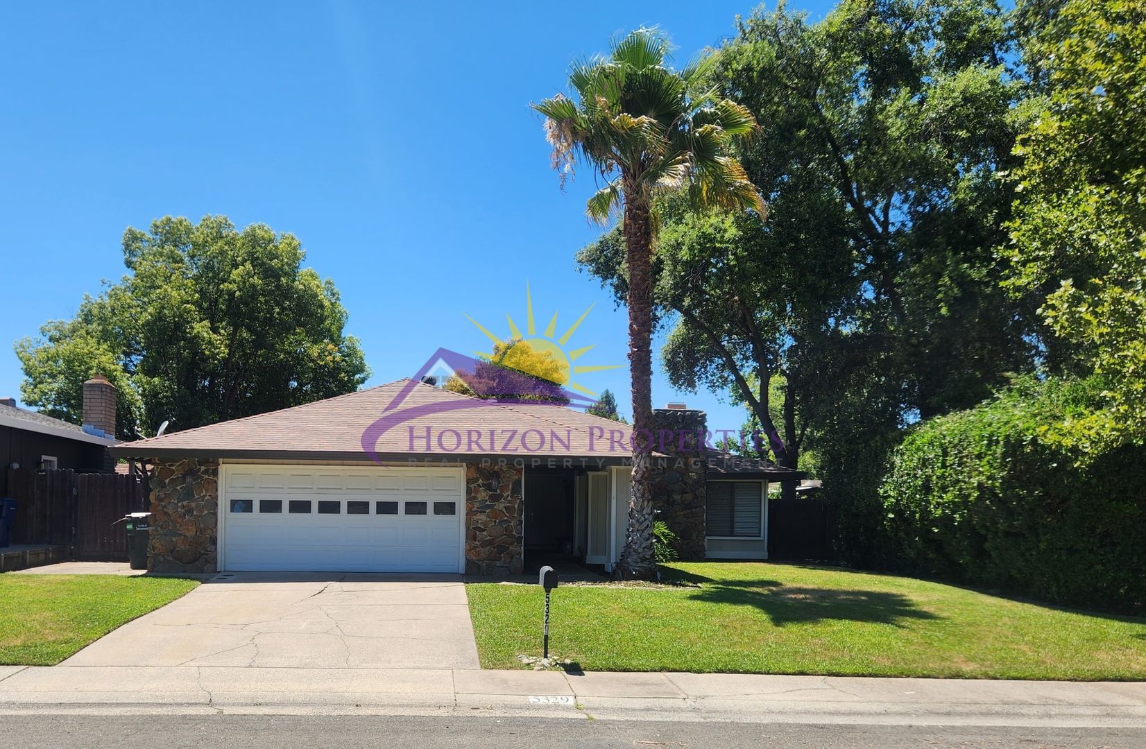 Fair Oaks House: 5329 Leavitt Way