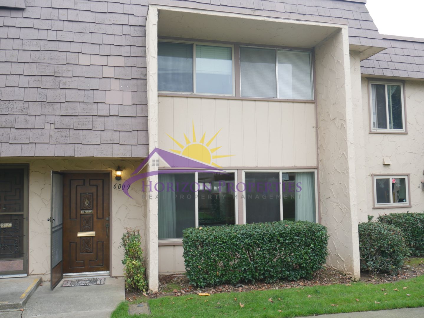 Carmichael House: 6009 Casa Alegre