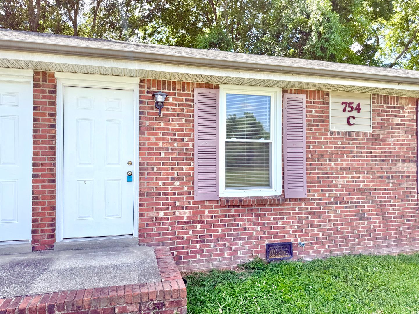 Clarksville Apartment: 748 - 760 Bancroft Cir