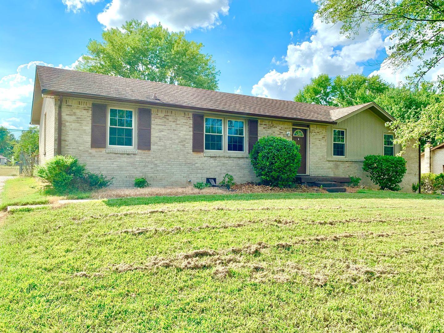 Clarksville House: 512 Nashboro Rd