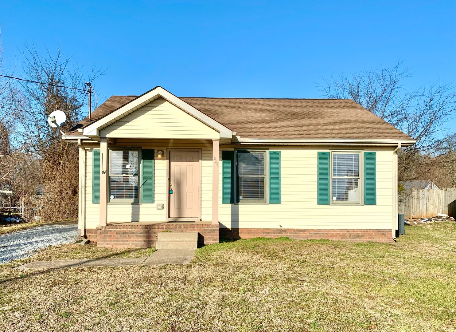 Oak Grove House: 304 Alan Ct