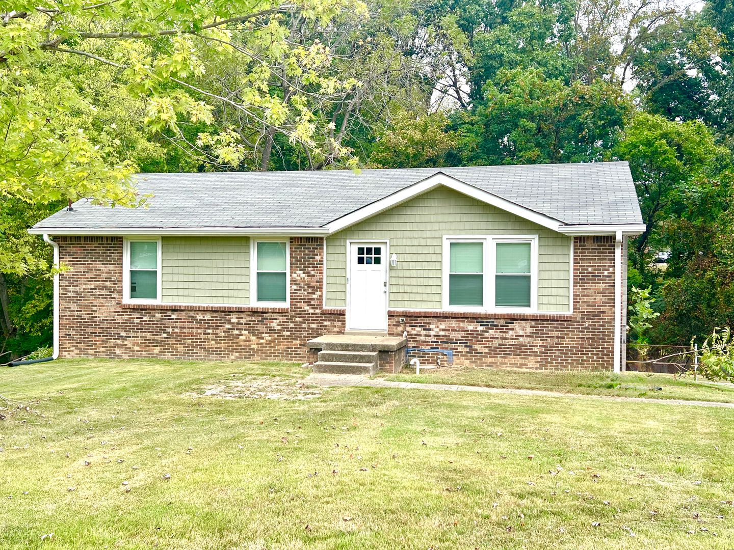 Clarksville House: 609 Chrisman Dr