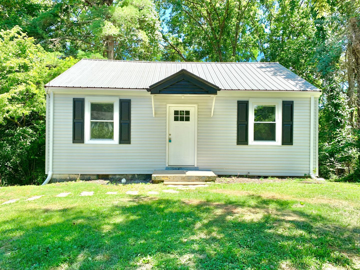 Clarksville House: 1330 Vogue Hill Rd