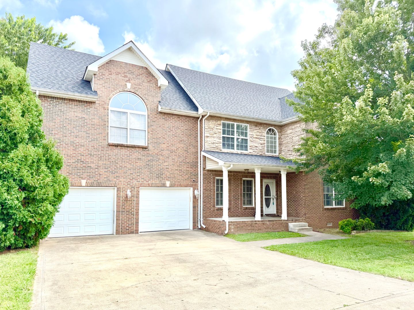 Clarksville House: 3409 Sango Crossing