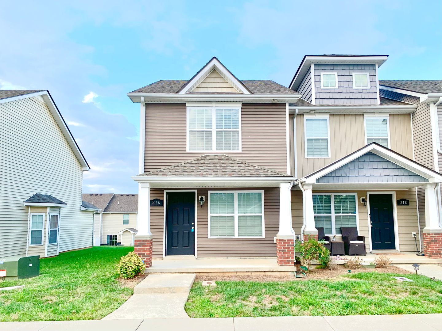 Clarksville House: 216 Alexander Blvd