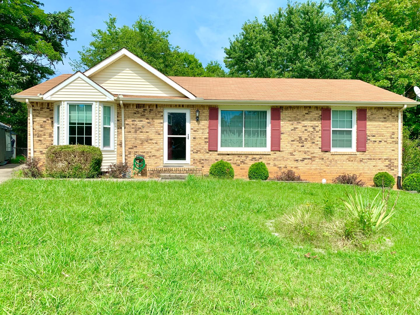 Clarksville House: 511 Mallory Dr.