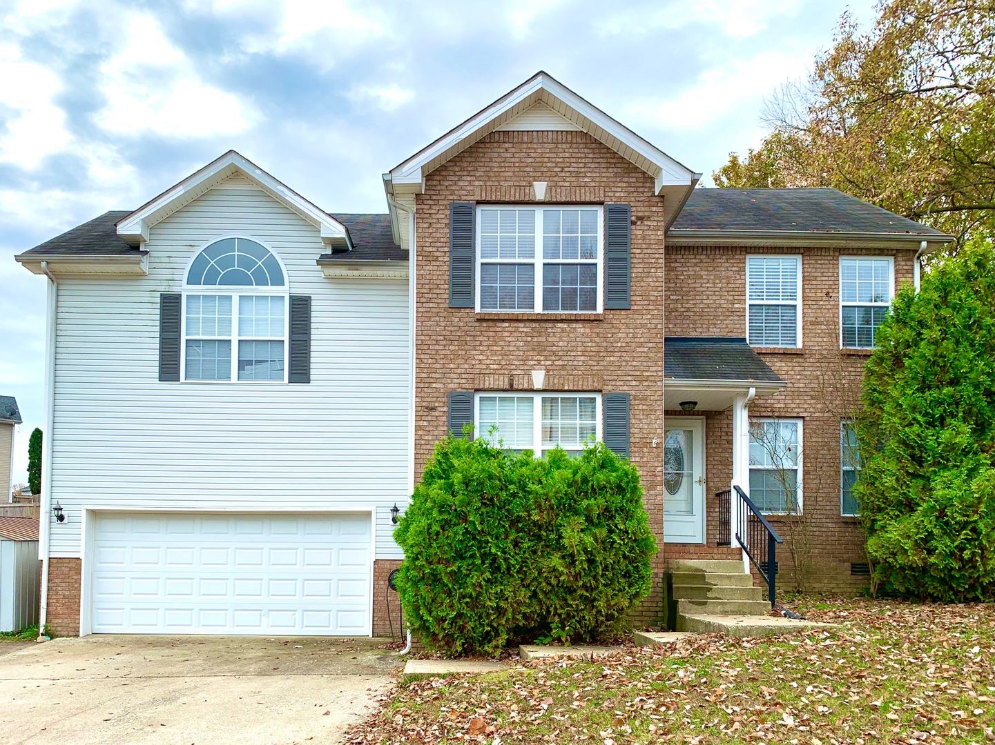 Clarksville House: 946 Cobbler Dr