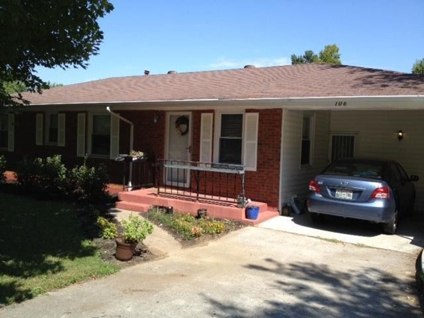 Clarksville House: 106 Rebecca Lane