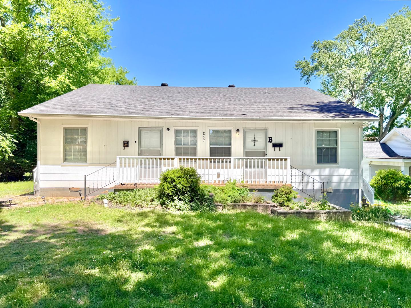 Clarksville Apartment: 857 Greenwood Ave