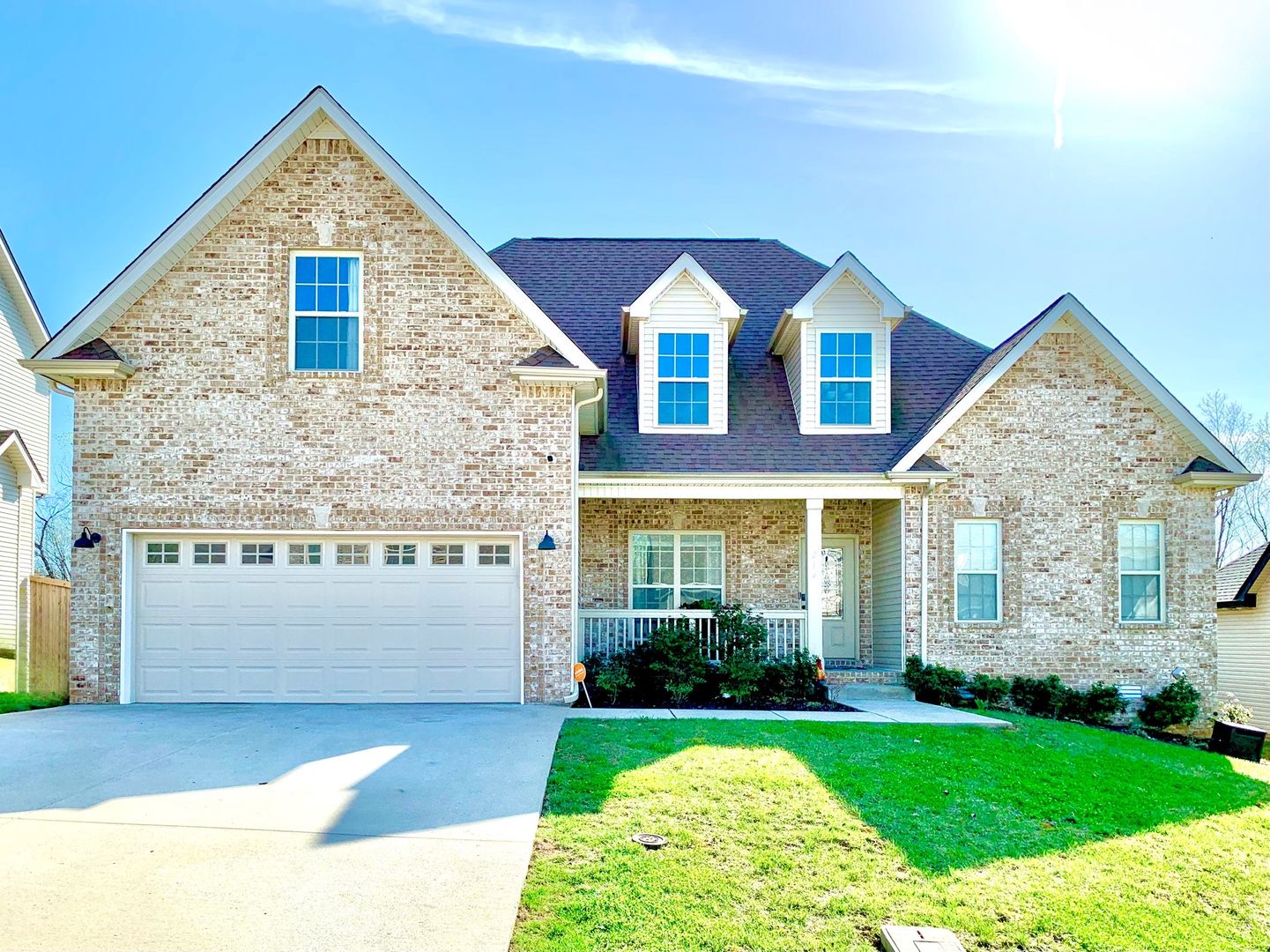 Clarksville House: 214 Penelope Ln