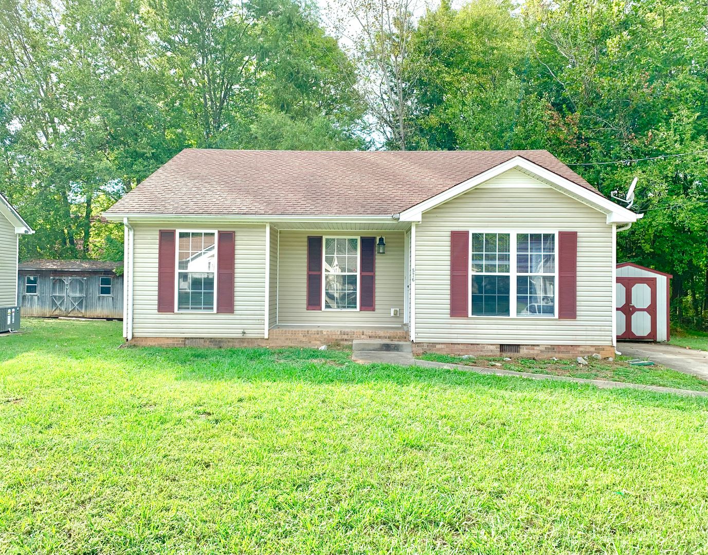 Clarksville House: 576 Joshua Dr