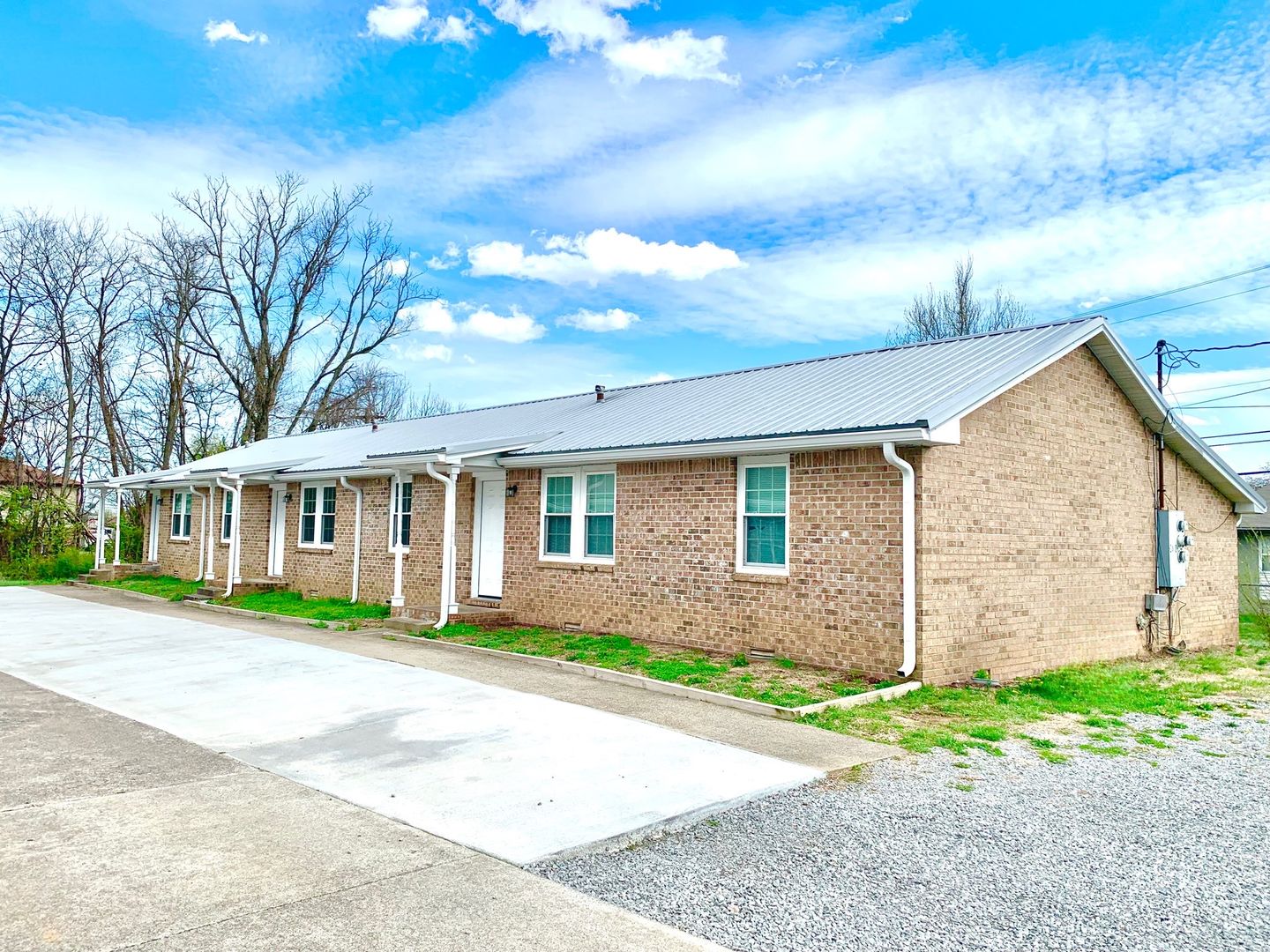 Clarksville Apartment: 211 Lexington Dr