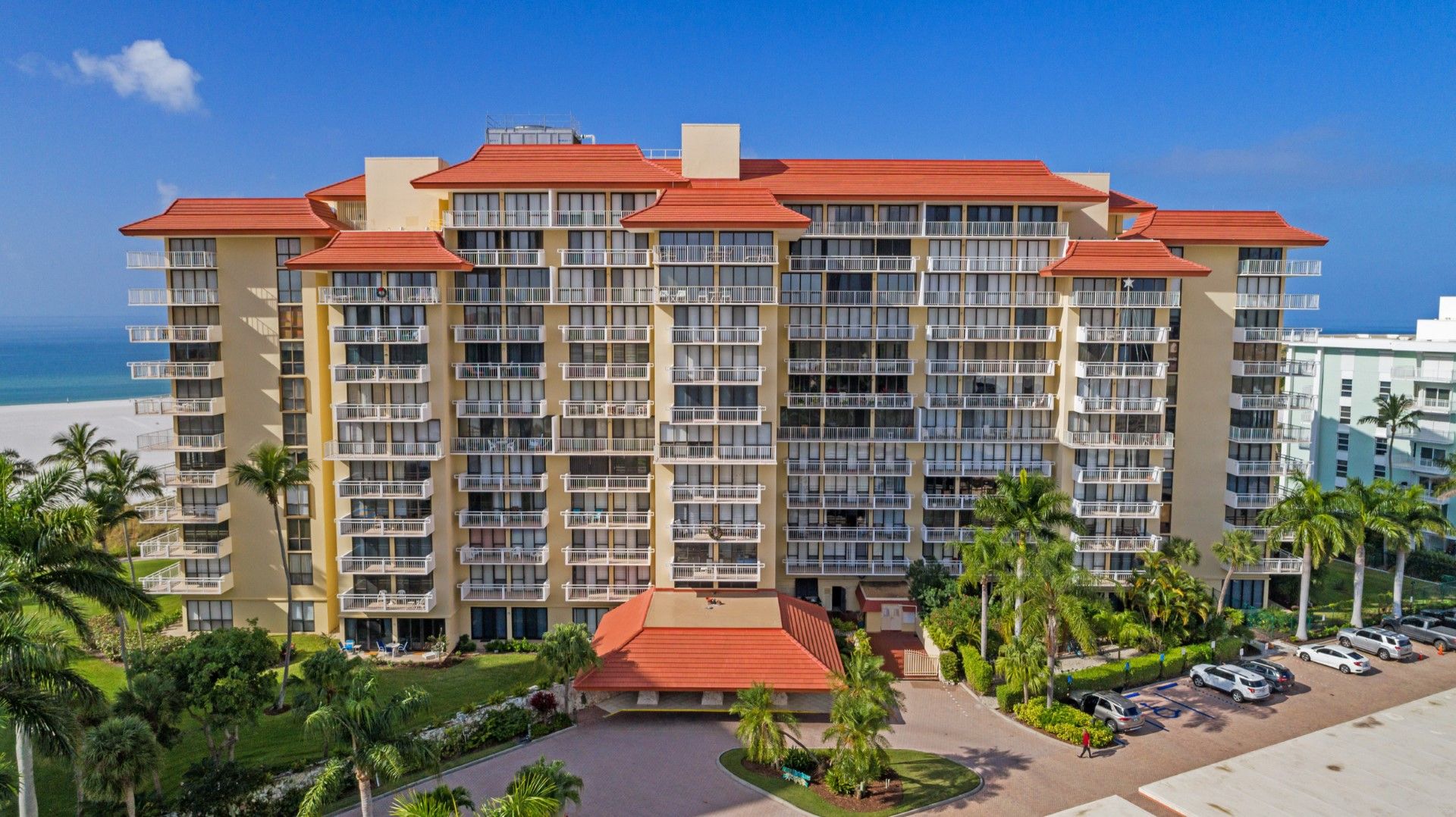 Marco Island Condo: 180 Seaview Ct. 302