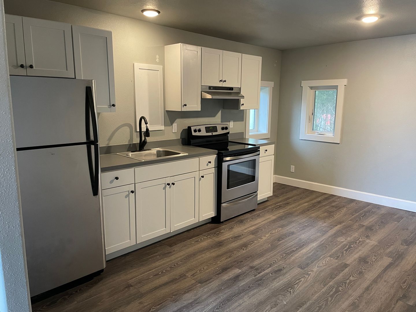 Lincoln City House: 326 SE Hwy 101 (Lower)