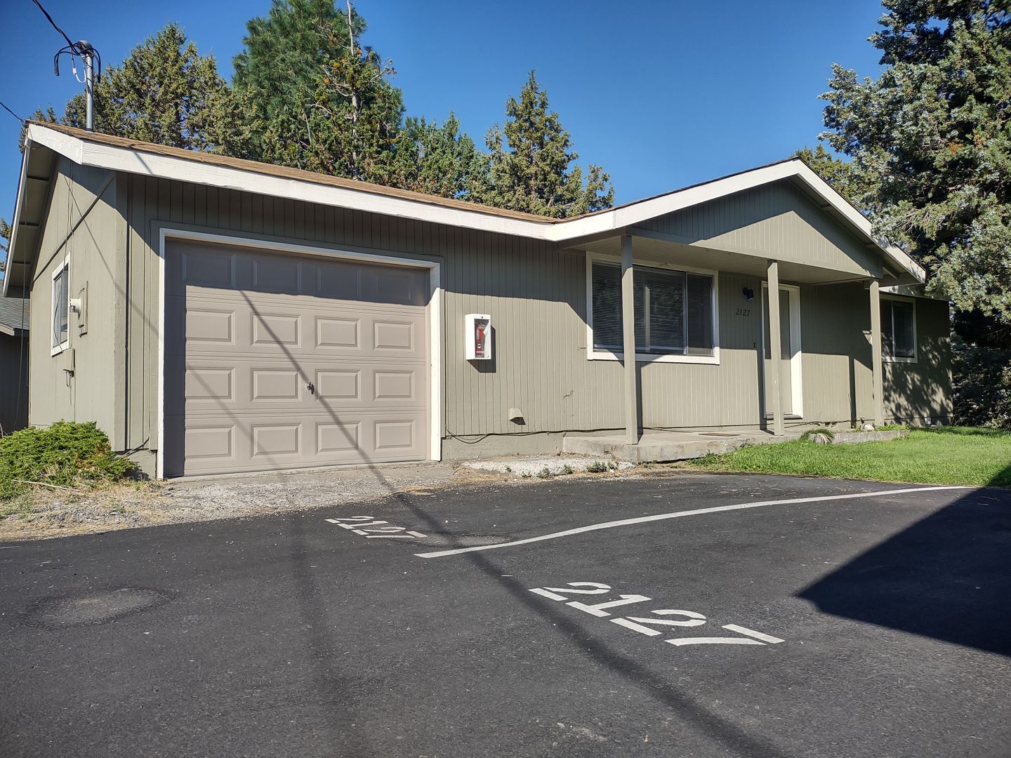 Bend Apartment: 2111 NW Hill St