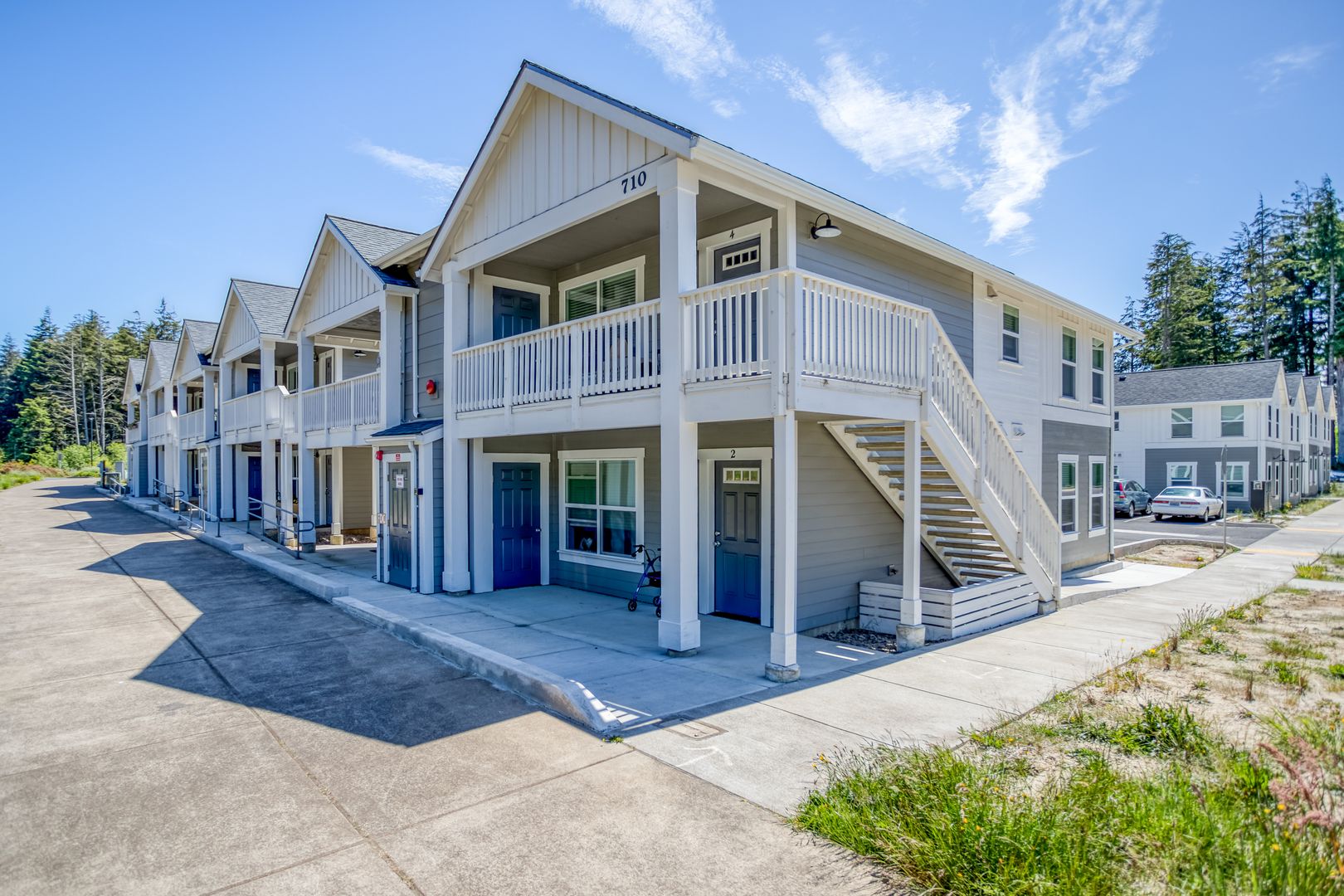 South Beach Apartment: 710 SE 46th St South Beach, OR 97366