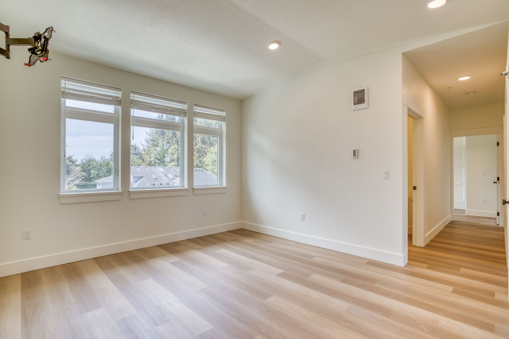 Lincoln City Apartment: 3722 NW Port Ave