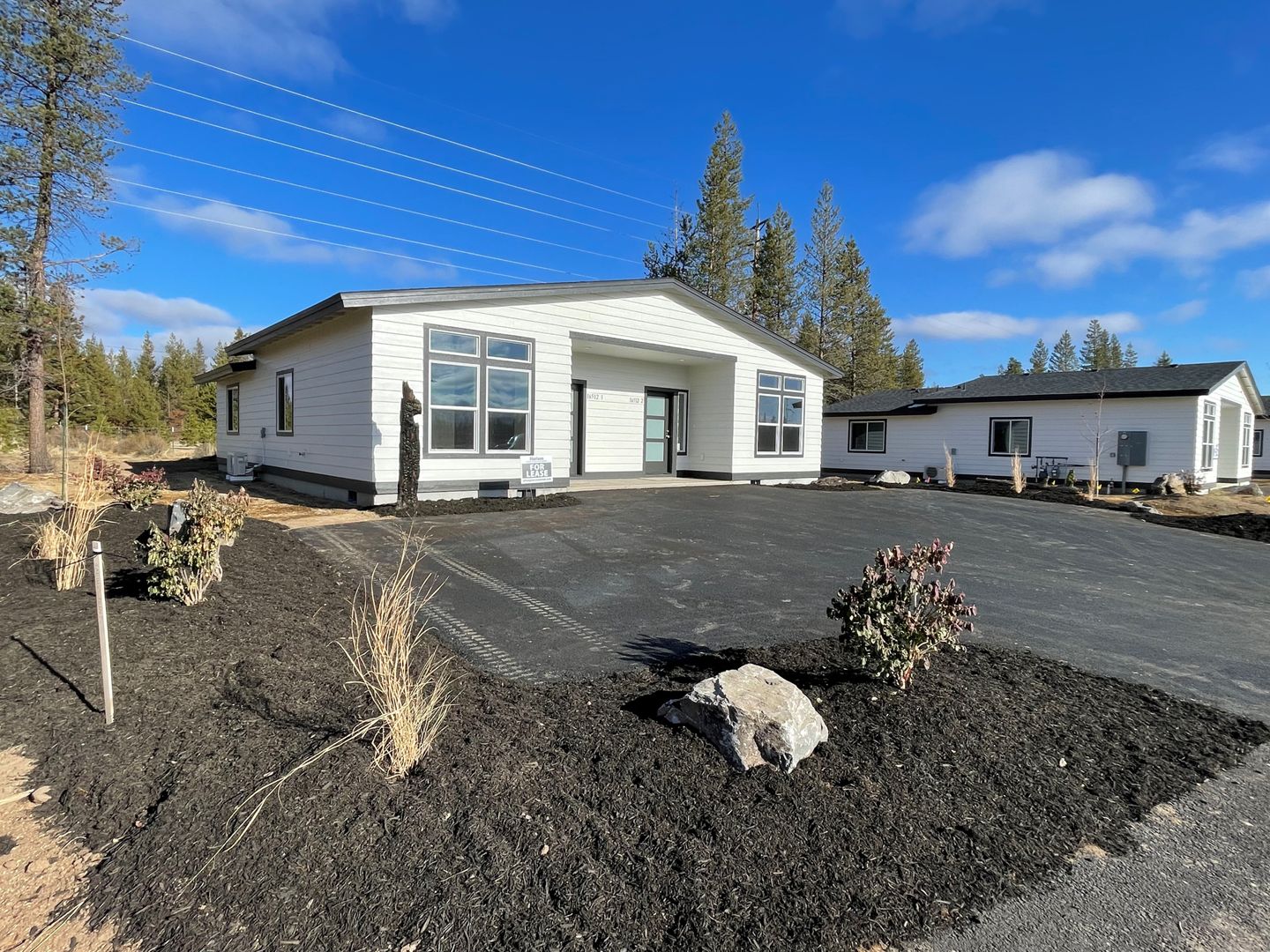 La Pine Multiplex: 16512-16568 Heath Drive