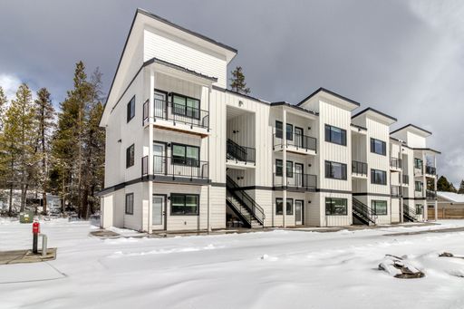 Luxury Apartment with deck & A+ Location!