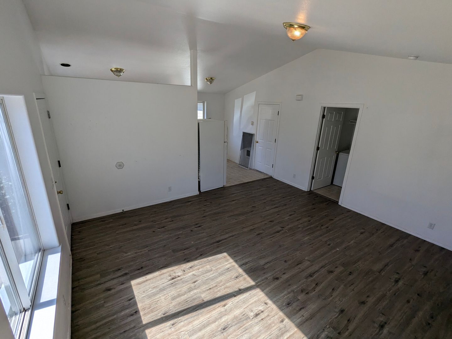 La Pine Apartment: 51310 Huntington Rd.