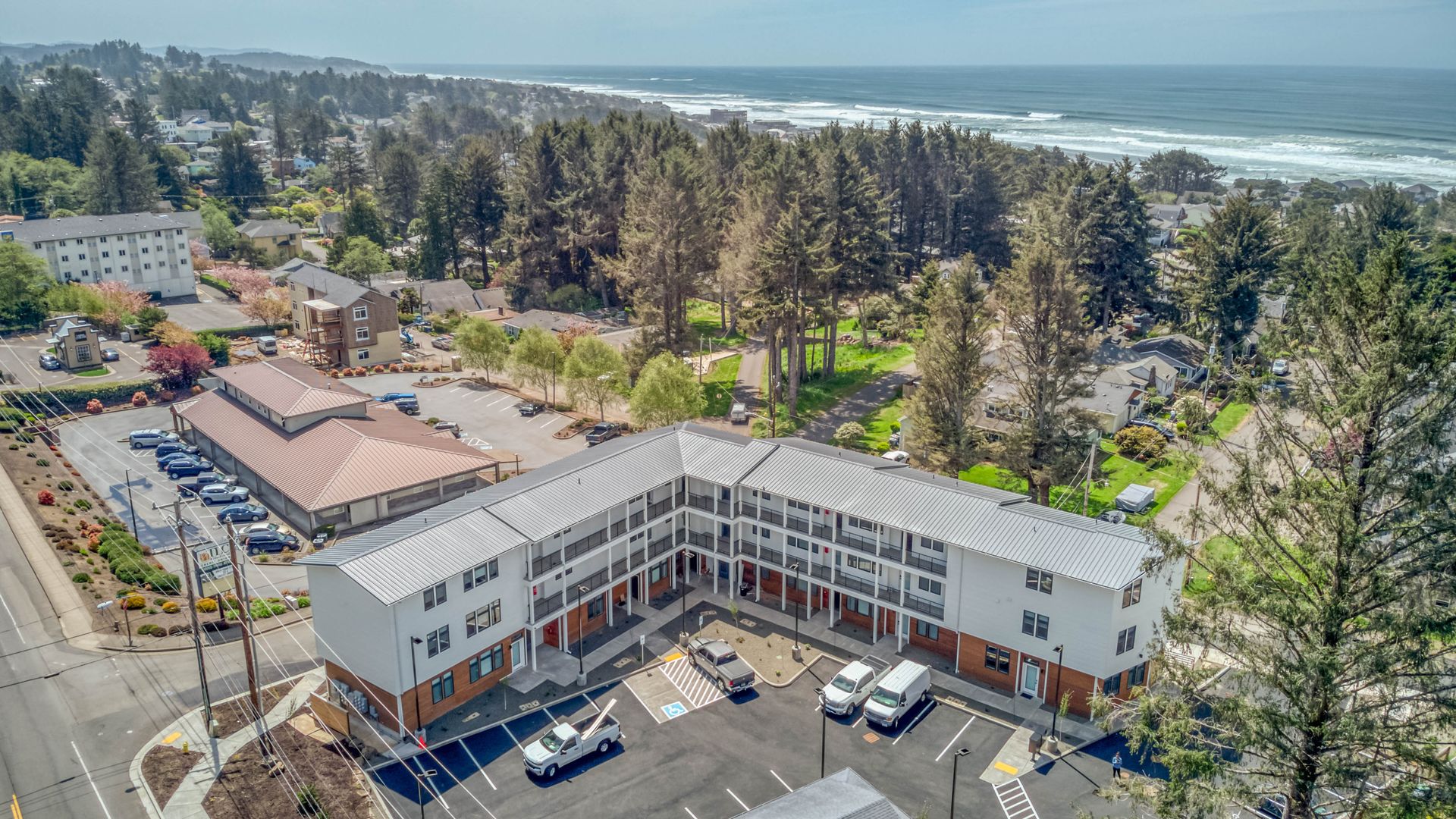 Lincoln City Apartment: 3722 NW Port Ave