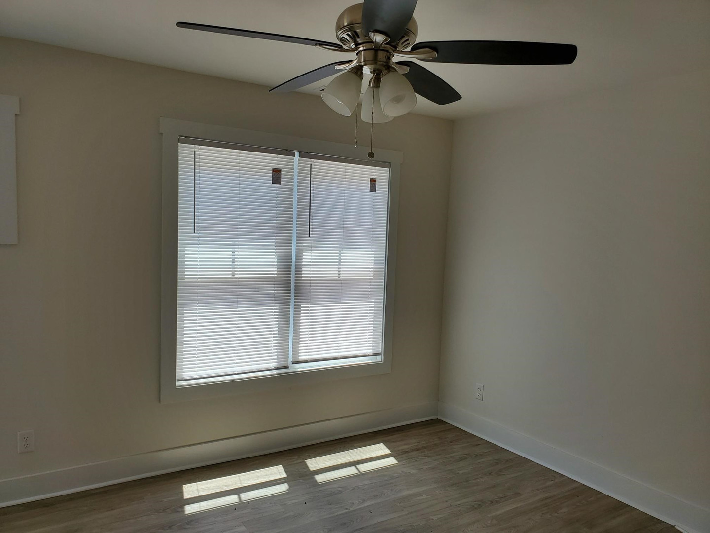 Blackstone Townhome: 203 North Dillard Street, Unit B