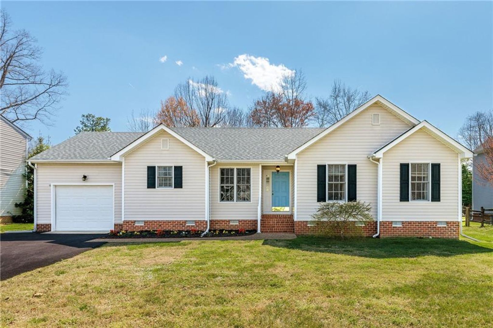 Chesterfield House: 15113 Ground Fern Drive