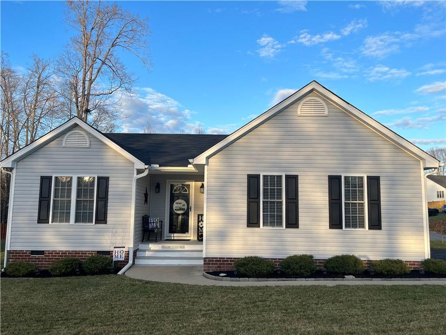Chesterfield House: 15618 Twisted Cedar Drive