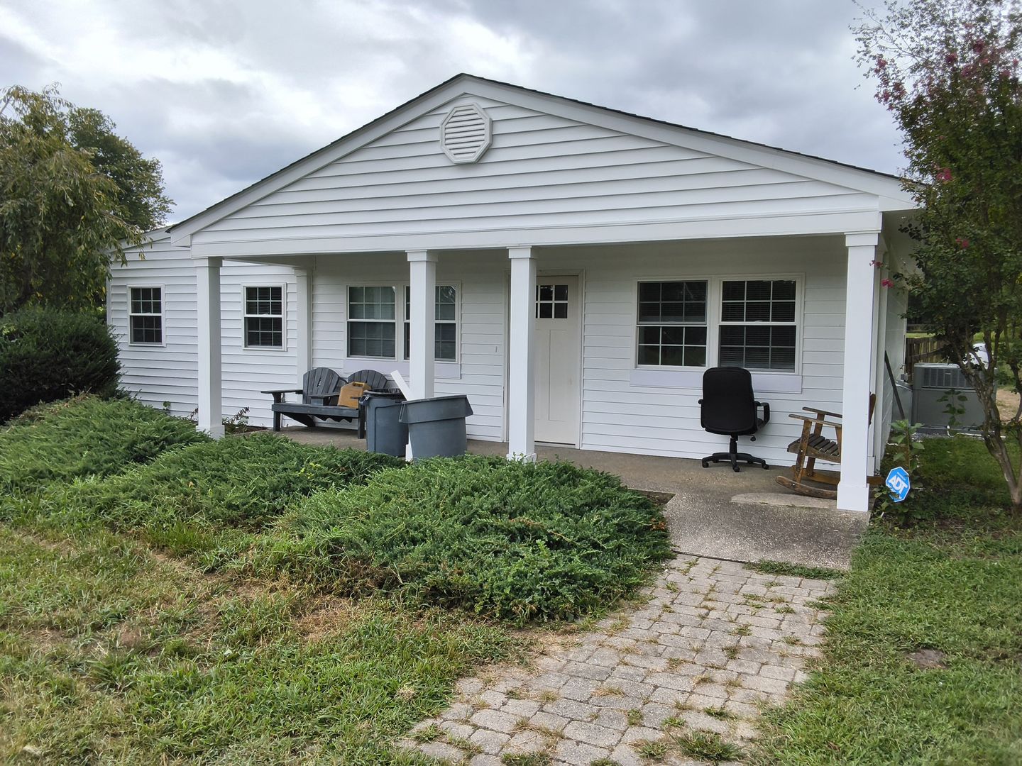 Blackstone House: 1580 Cox Road