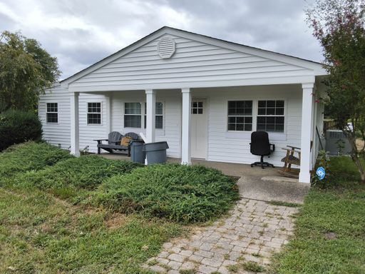 3 Bed 2 Bath Rancher Style Home-Blackstone- Fort Pickett-Fenced Yard