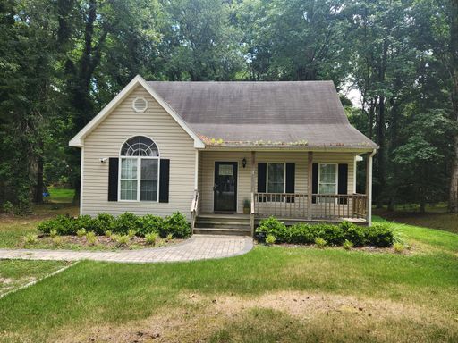 4 bed 2 bath Cape Cod - Chesterfield/Salem Church Rd area – photo 1