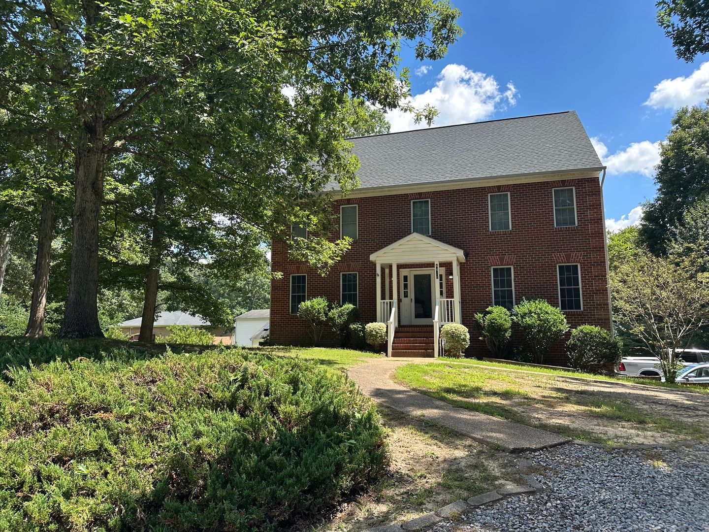 Richmond House: 4421 Dianawood Drive