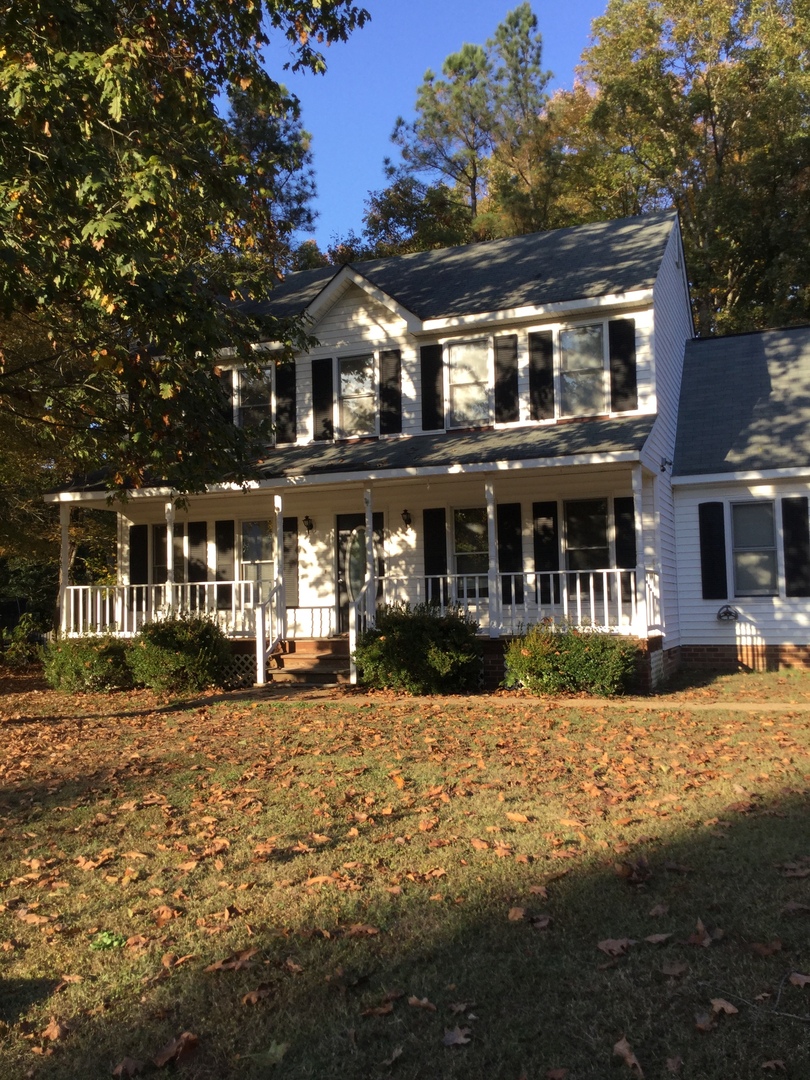Midlothian House: 13312 Pharlap Turn