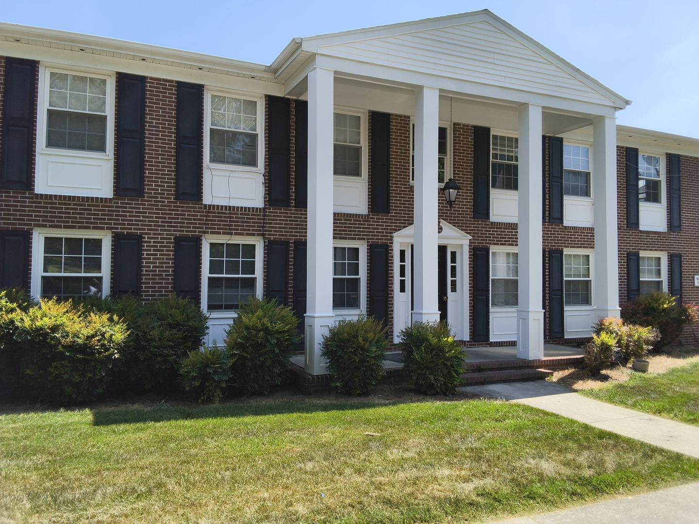 Blackstone Condo: 110 Courthouse Road