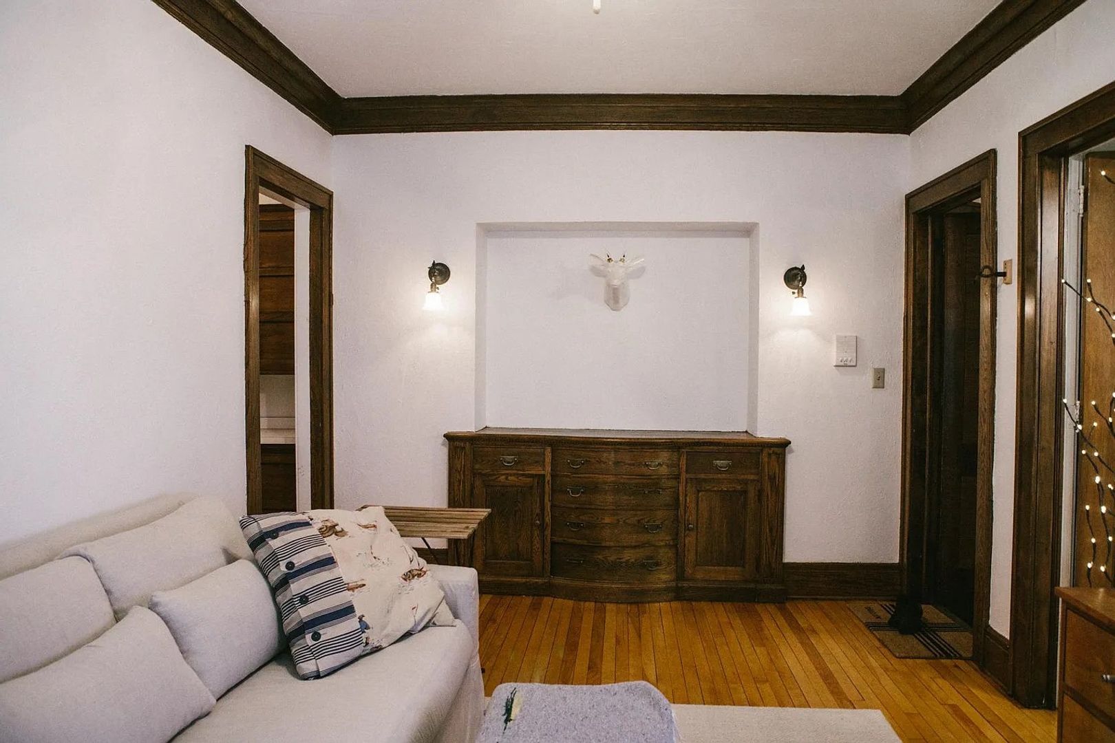 Minneapolis Apartment: 809 Douglas Ave