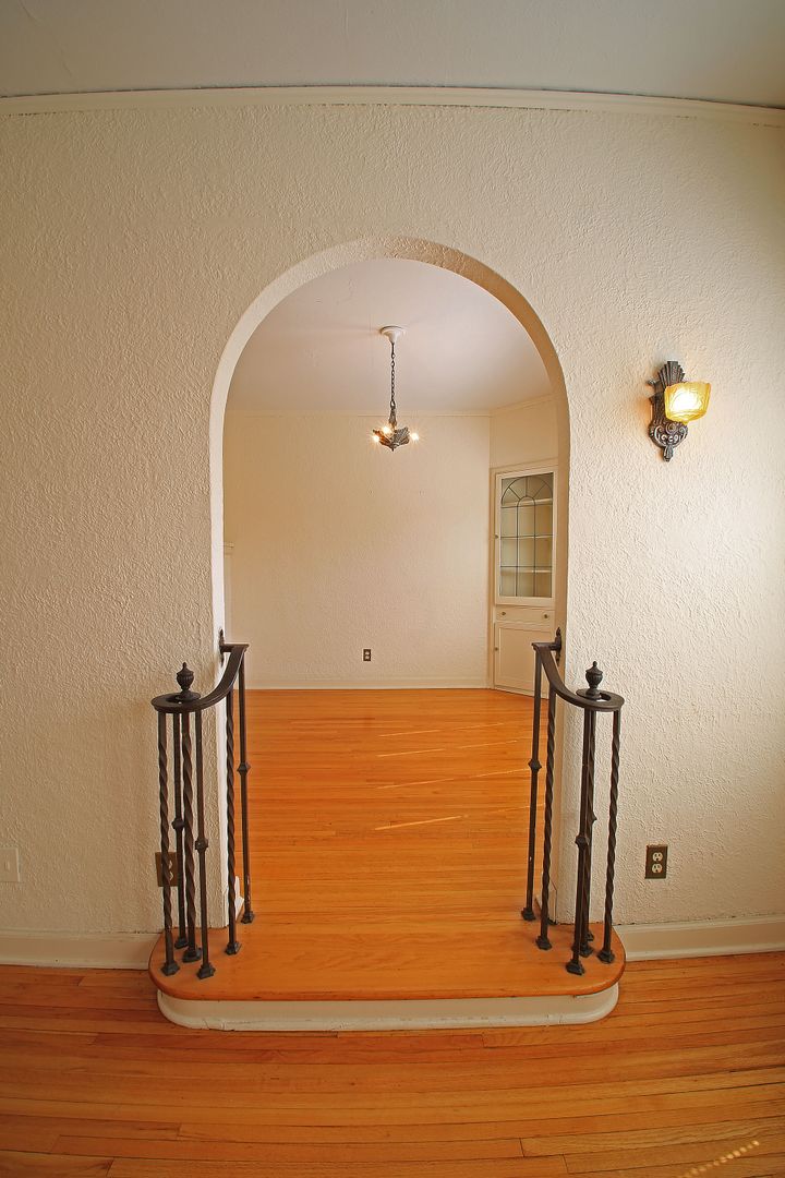 Minneapolis Apartment: 2806 Xerxes Ave S